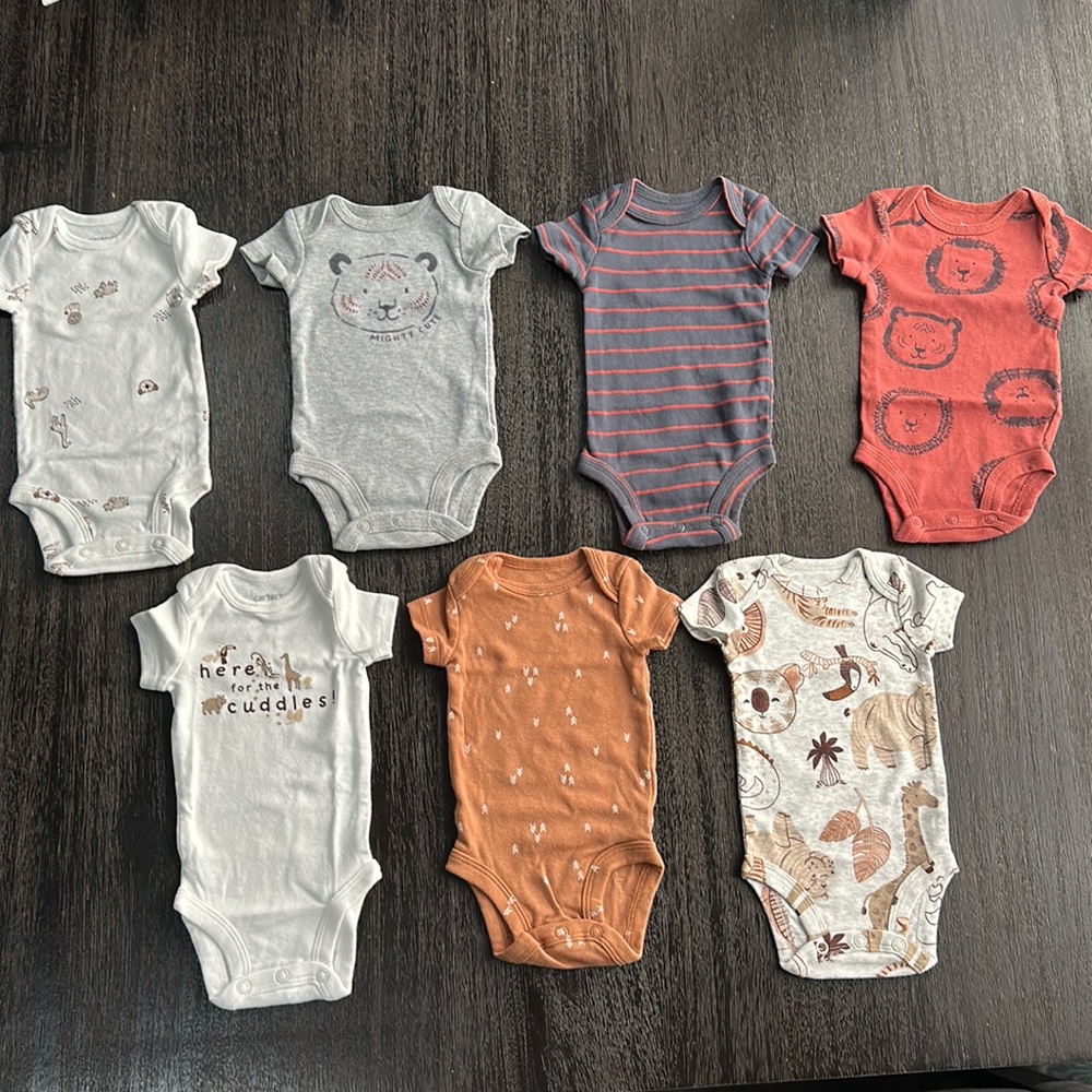 Lot of 7 carters bodysuits